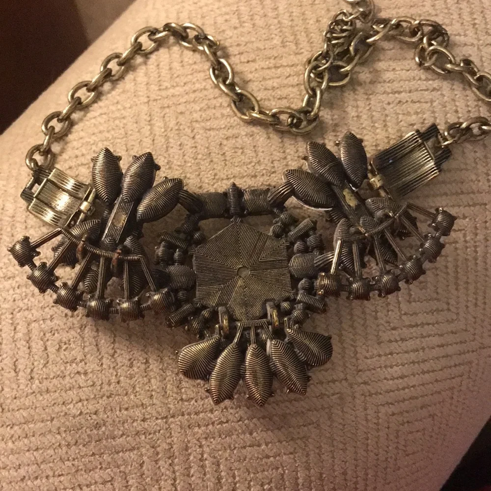 Vintage Style Bling Statement Necklace - Picture 10 of 12